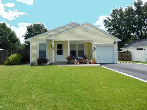 2092 Navarone Dr, Naperville, IL 60565