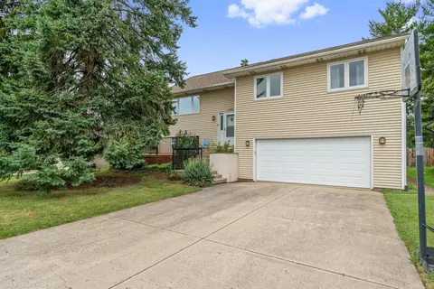 20698 N Eugene Ave, Lincolnshire, IL 60069