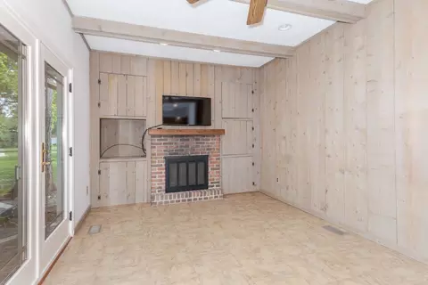 Living - 213 Cambridge Dr, Normal, IL 61761 photo 9 of 9