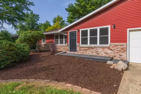 Exterior - 213 Cambridge Dr, Normal, IL 61761 photo 5 of 7