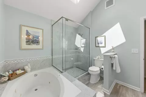 Bath - 3115 Compton Rd, Aurora, IL 60504 photo 3 of 4