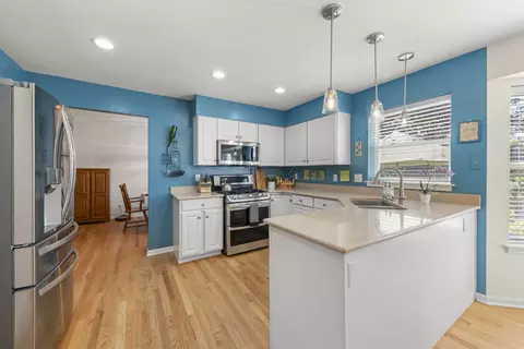 Kitchen - 3115 Compton Rd, Aurora, IL 60504 photo 2 of 3