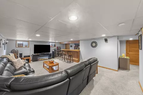 Living - 3115 Compton Rd, Aurora, IL 60504 photo 4 of 5