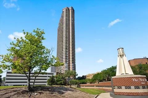 3660 N Lake Shore Dr #1407, Chicago, IL 60613
