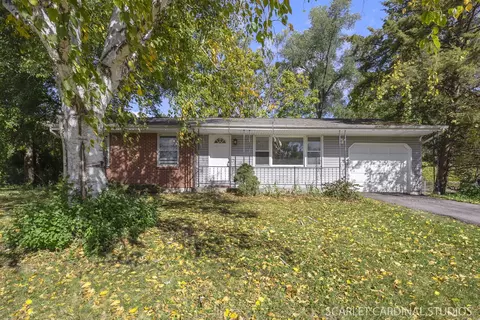 27 W300 Beecher Ave, Winfield, IL 60190