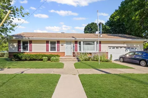 535 E Maple Ave, Mundelein, IL 60060