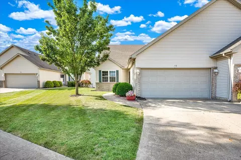 12 Ashling Ct, Bloomington, IL 61704