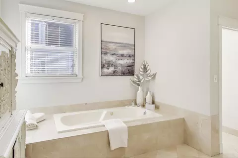Bath - 534 Lathrop Ave, River Forest, IL 60305 photo 2 of 3