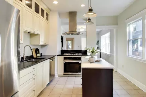 Kitchen - 534 Lathrop Ave, River Forest, IL 60305 photo 1 of 3