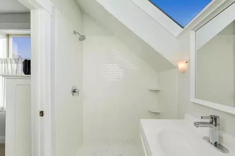 Bath - 534 Lathrop Ave, River Forest, IL 60305 photo 3 of 3