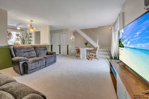 Living - 309 Peppertree Ln, Aurora, IL 60504 photo 3 of 4