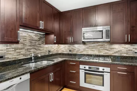 Kitchen - 60 E Monroe St #4703, Chicago, IL 60603 photo 2 of 3
