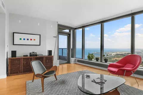 Living - 60 E Monroe St #4703, Chicago, IL 60603 photo 1 of 3