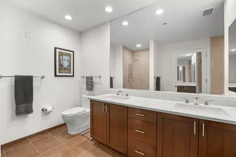 Bath - 60 E Monroe St #4703, Chicago, IL 60603 photo 1 of 5