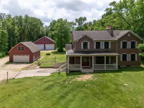 9815 Wondermere Rd, Woodstock, IL 60098