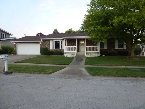 68 Somerset Dr, Clinton, IL 61727