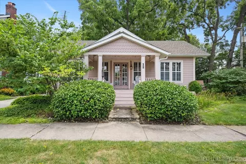 12 S Fordham Ave, Aurora, IL 60506
