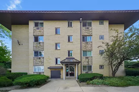 2226 S Goebbert Rd #471, Arlington Heights, IL 60005