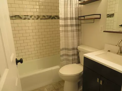 Bath - 1310 Mabel Ct, Morris, IL 60450 photo 1 of 2