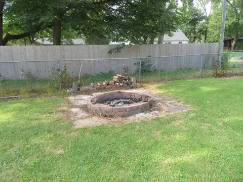 Exterior - 1310 Mabel Ct, Morris, IL 60450 photo 7 of 10