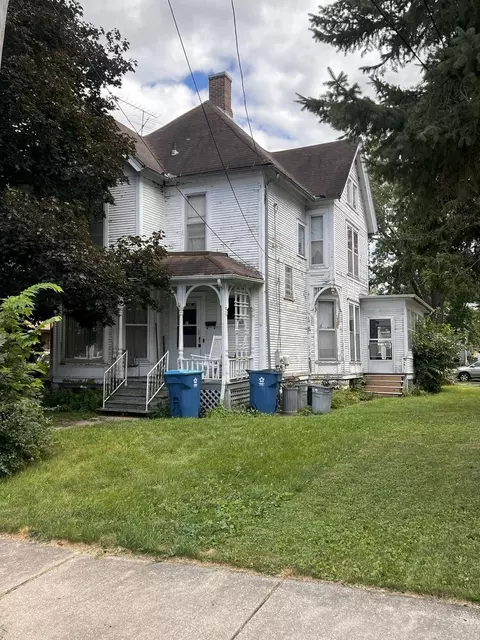 1034 W Third St, Dixon, IL 61021