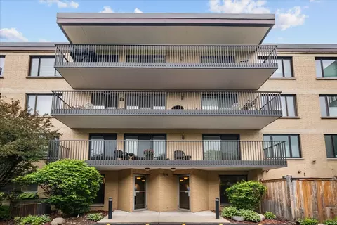 1534 Mcdaniels Ave #4B, Highland Park, IL 60035