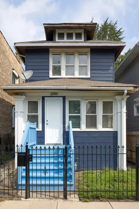 4924 W Walton St, Chicago, IL 60651