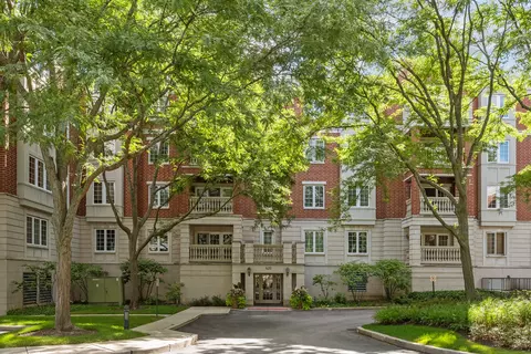 620 Homewood Ave #207, Highland Park, IL 60035
