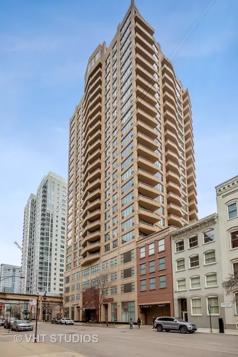 200 N Jefferson St #1608, Chicago, IL 60661