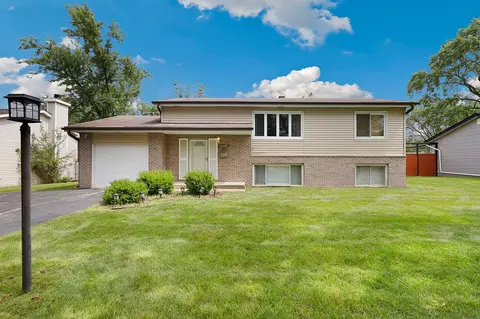 8741 S 84th Ave, Hickory Hills, IL 60457