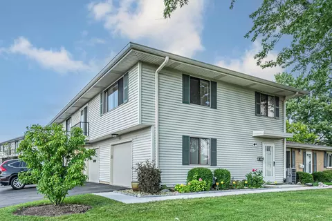 207 Kendrick Ct #207, Schaumburg, IL 60194