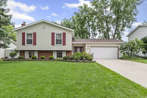 629 70th St, Darien, IL 60561