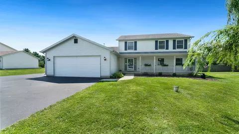 7903 Graf Rd, Harvard, IL 60033