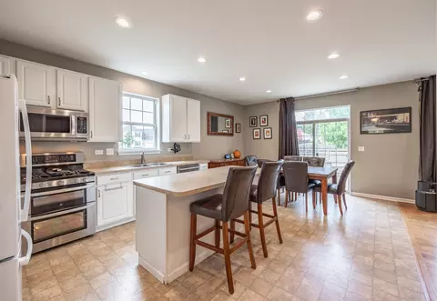 Kitchen - 3086 Wickenden Ave, Elgin, IL 60124 photo 1 of 2