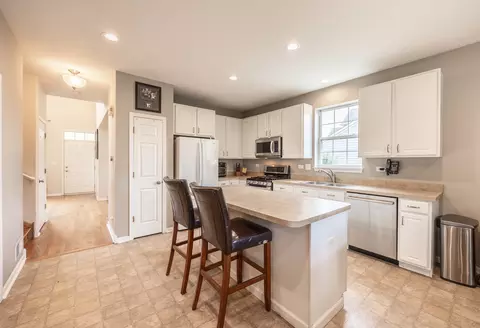 Kitchen - 3086 Wickenden Ave, Elgin, IL 60124 photo 2 of 2