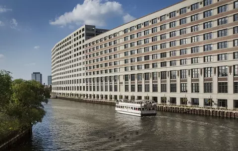 900 N Kingsbury St #835, Chicago, IL 60610