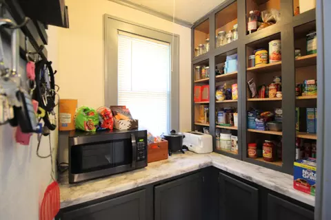 Kitchen - 435 S Myrtle Ave, Kankakee, IL 60901 photo 2 of 3