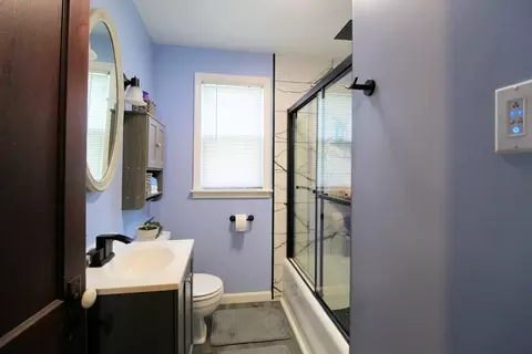 Bath - 435 S Myrtle Ave, Kankakee, IL 60901 photo 1 of 2