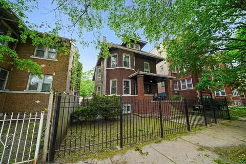 4834 N Ridgeway Ave, Chicago, IL 60625 photo 2