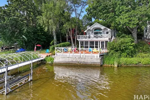 39071 N Jackson Dr, Spring Grove, IL 60081