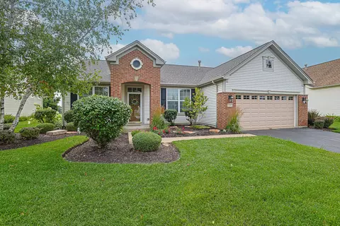 11982 Stonewater Xing, Huntley, IL 60142