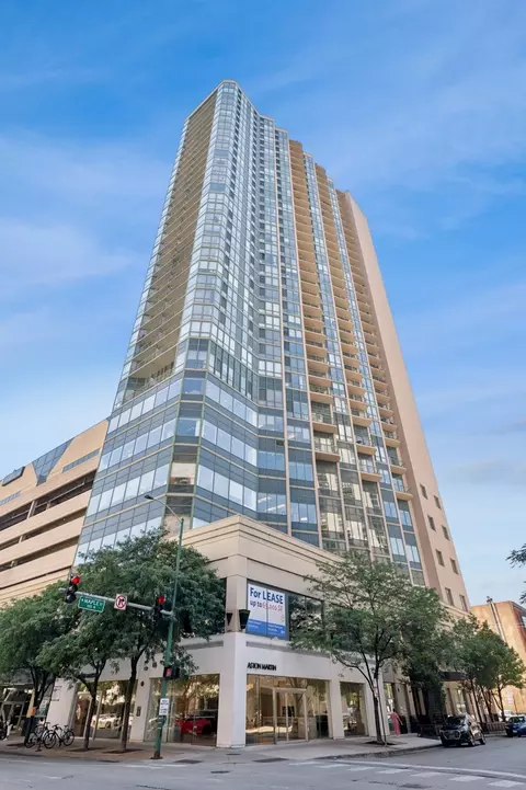 111 W Maple St #1704, Chicago, IL 60610