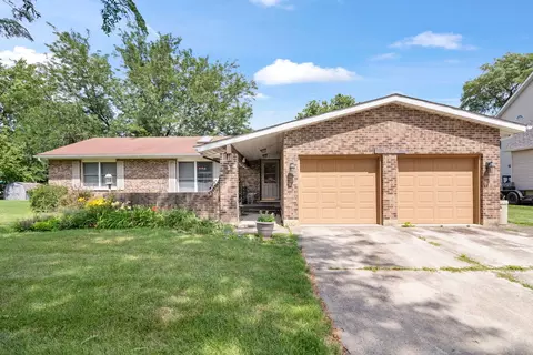 1489 Lake Holiday Dr, Lake Holiday, IL 60548