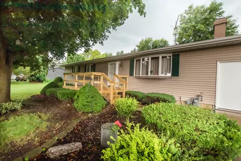 207 S Third St, Harmon, IL 61042 photo 2