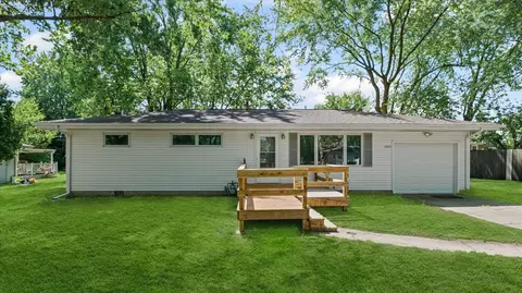 1403 Dawn Rd, Urbana, IL 61802