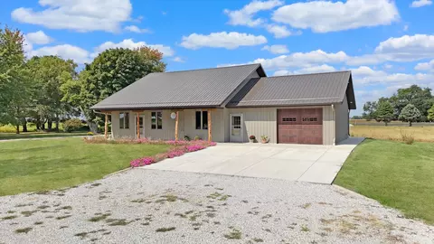 1190 N 1400 East Rd, Bement, IL 61813