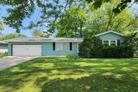 202 S Sesame St, Bloomington, IL 61704