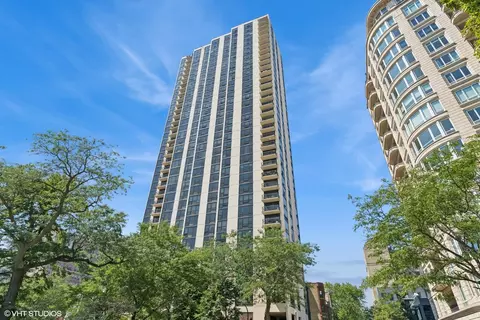 2500 N Lakeview Ave #603, Chicago, IL 60614