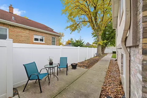 Exterior - Undisclosed, Brookfield, IL 60513 photo 2 of 5
