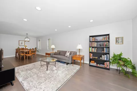 Living - Undisclosed, Brookfield, IL 60513 photo 1 of 4